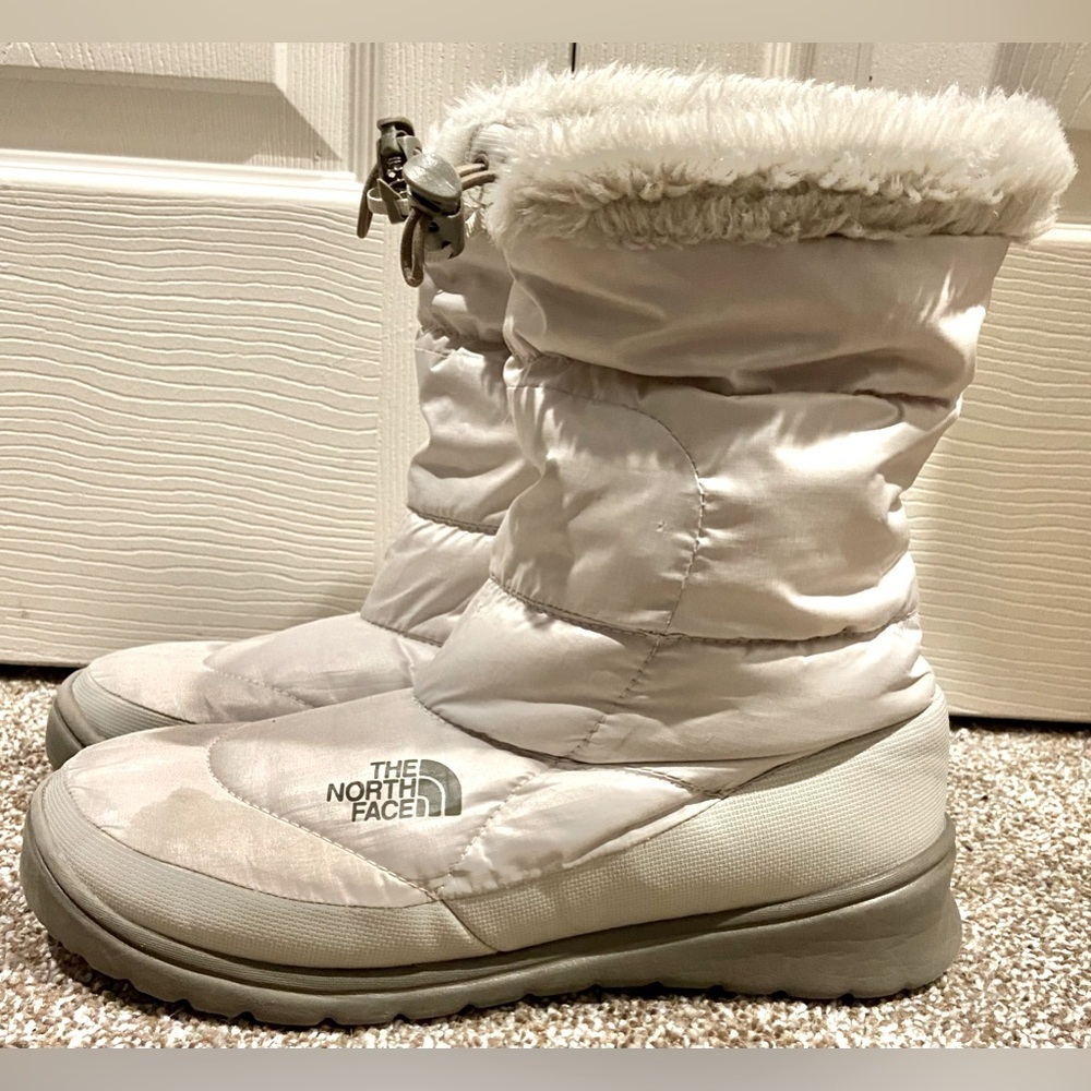 THE NORTH FACE WOMENS GOOSE DOWN NUPTSE BOOTIE BOOTS SIZE 8 FAUX FUR TRIM WHITE